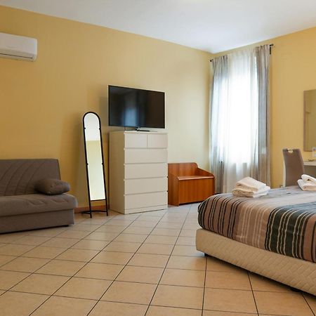 Smart Hotel Ферара Екстериор снимка