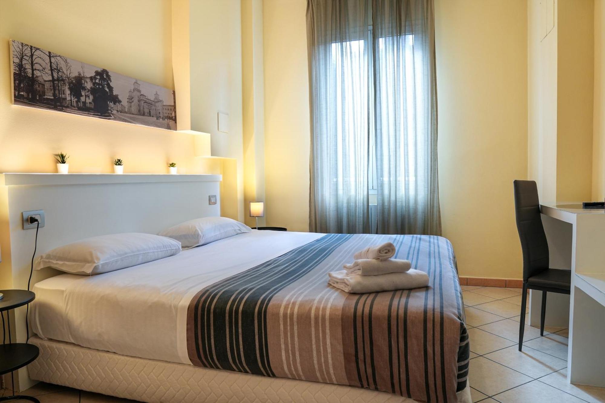 Smart Hotel Ферара Екстериор снимка