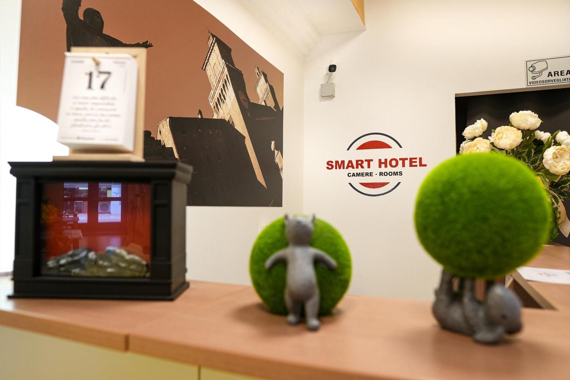 Smart Hotel Ферара Екстериор снимка