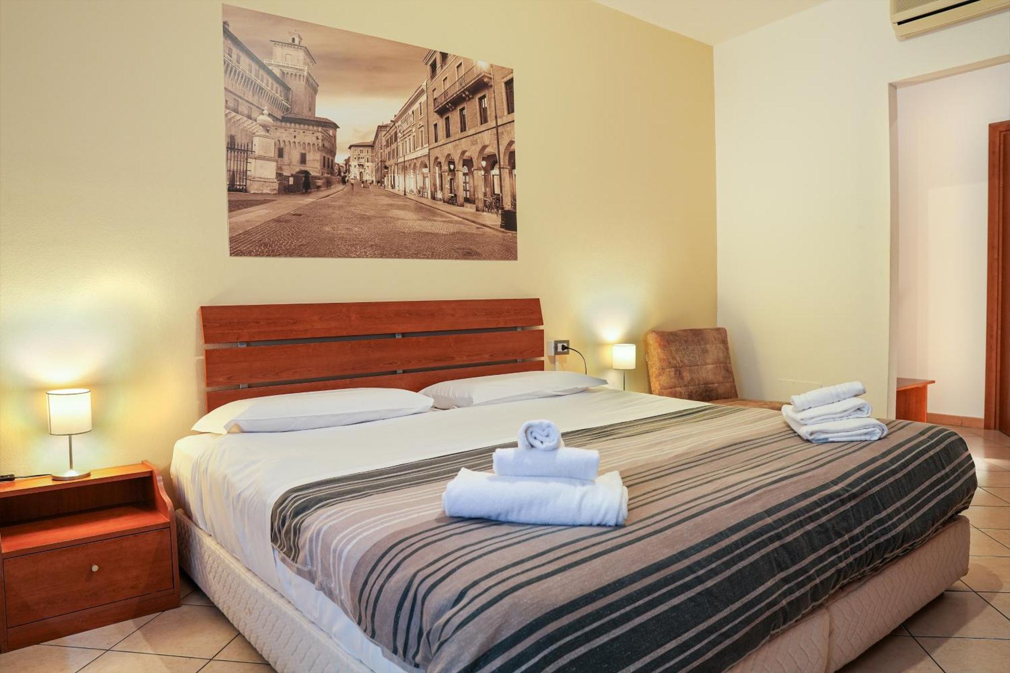 Smart Hotel Ферара Екстериор снимка