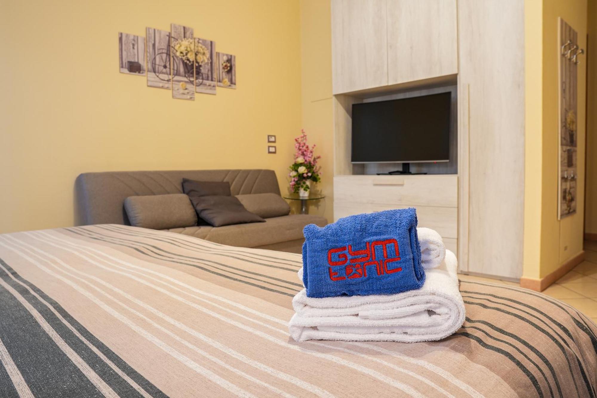 Smart Hotel Ферара Екстериор снимка