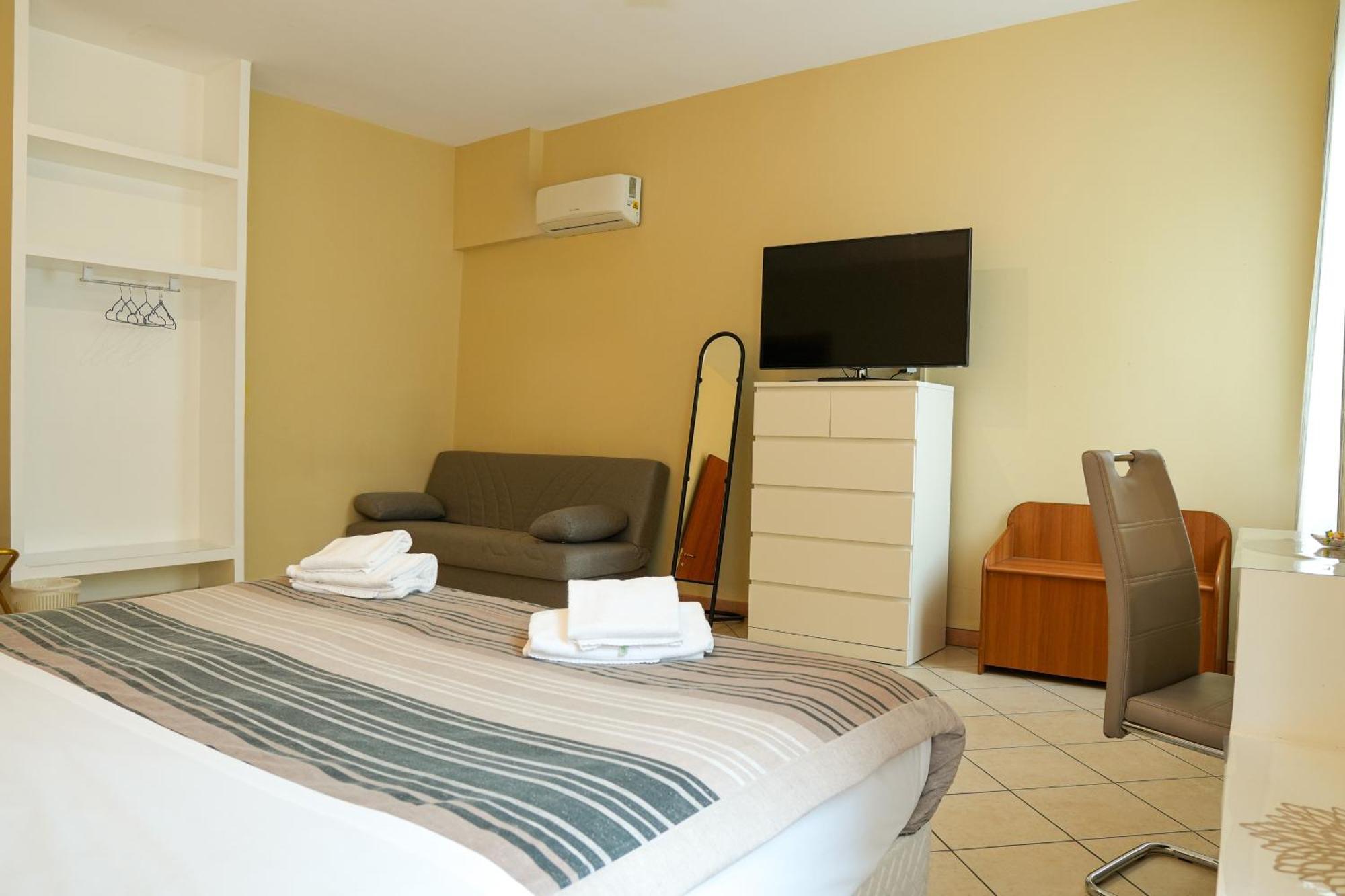 Smart Hotel Ферара Екстериор снимка