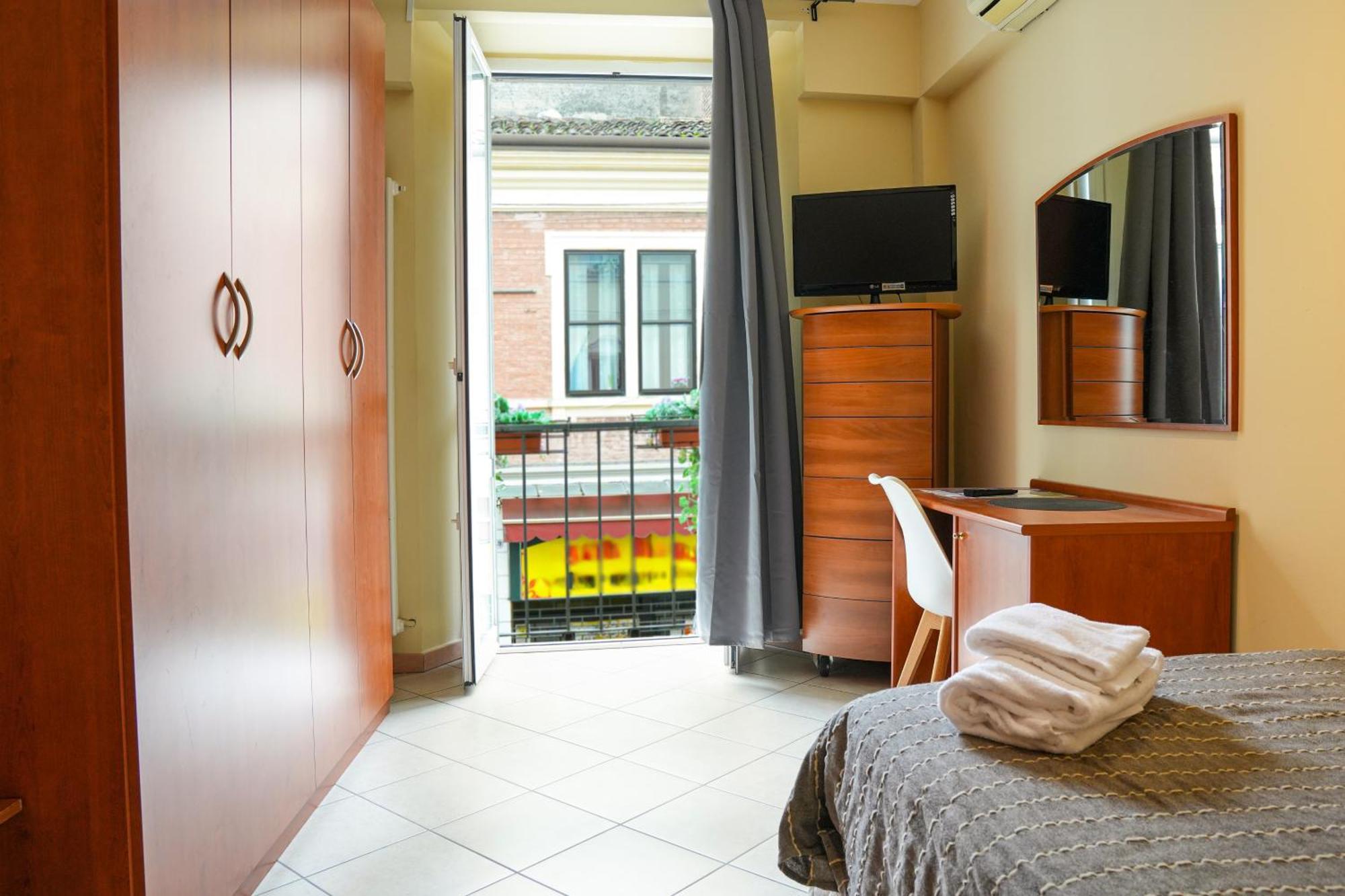 Smart Hotel Ферара Екстериор снимка
