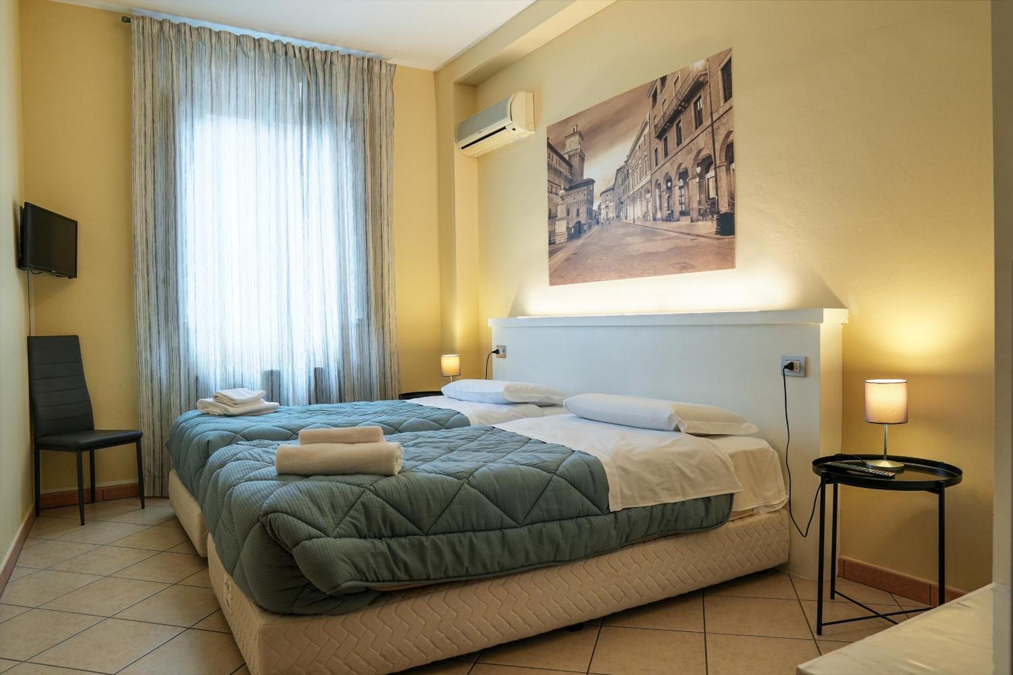 Smart Hotel Ферара Екстериор снимка
